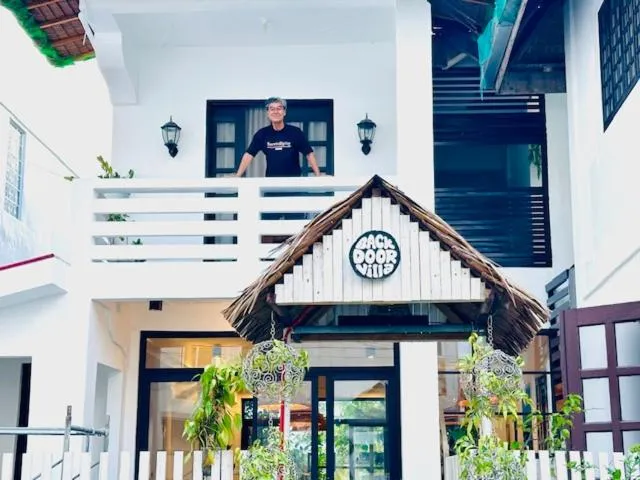 BACKDOOR VILLA, hotel in Baler