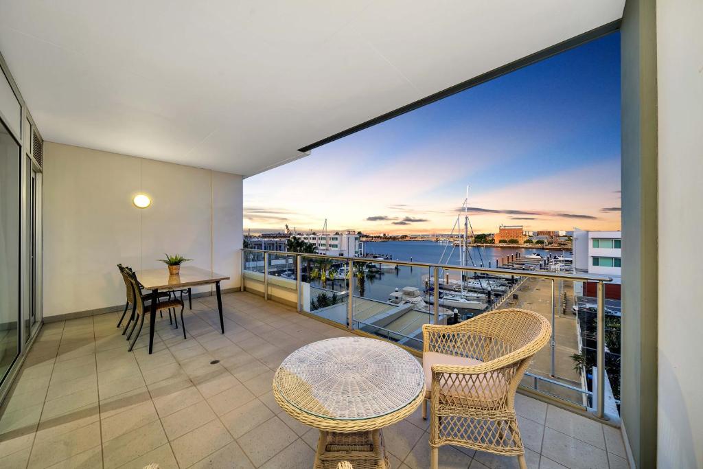 Modern Seaview by Host Solutions, Glanville