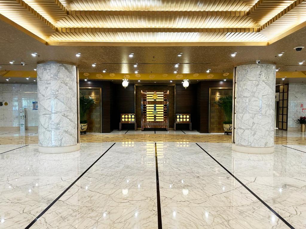 フロント・ロビー