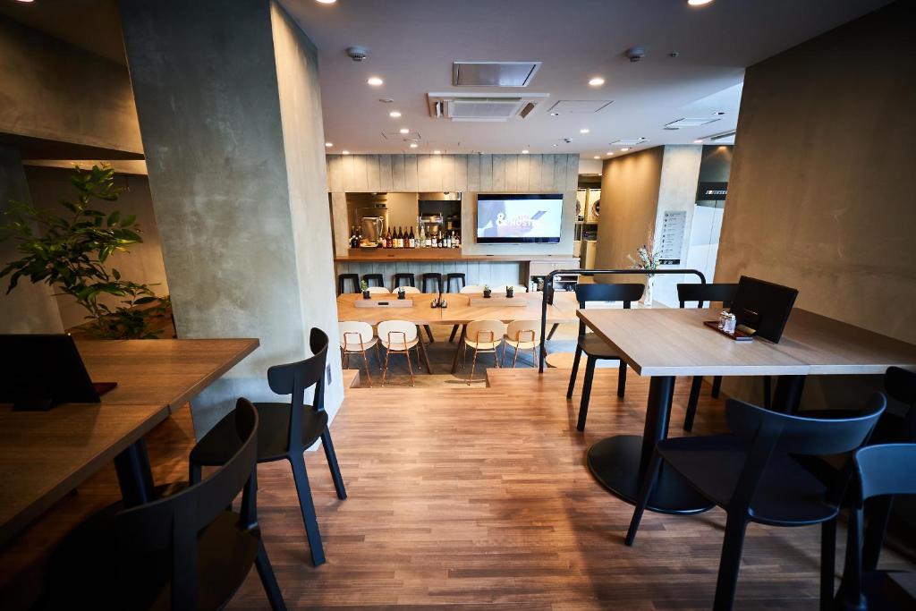 Shared lounge/TV area