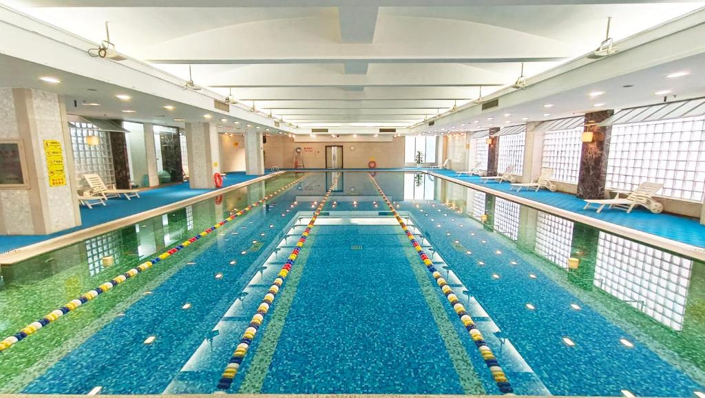 スイミングプール