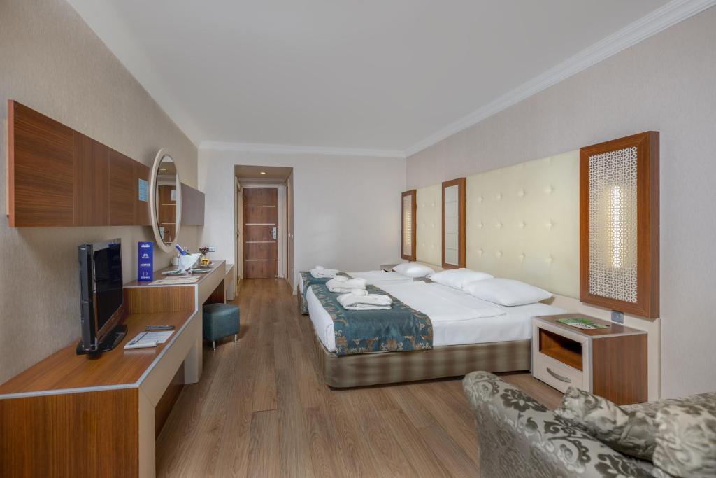 Beach Club Doganay Hotel - All Inclusive — Hotel rooms in Konakli