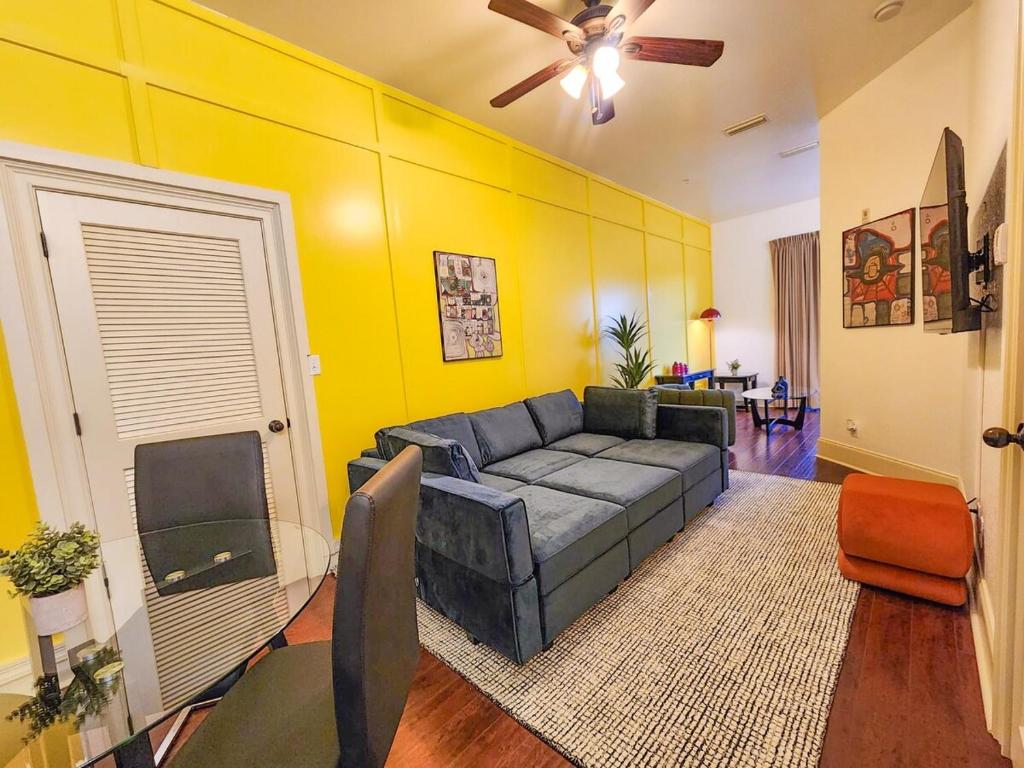 30A Luxury Suite with King Bed, Parking, Pool & Balcony, Santa Rosa Beach