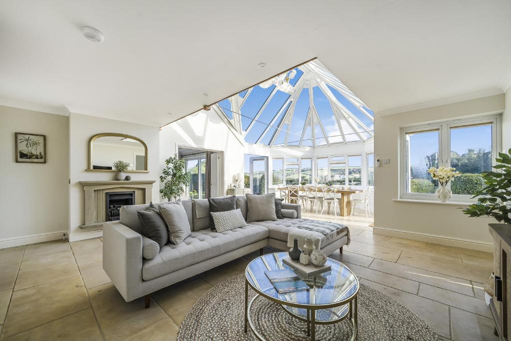 The Pink House, Salcombe, with Free Parking, Salcombe