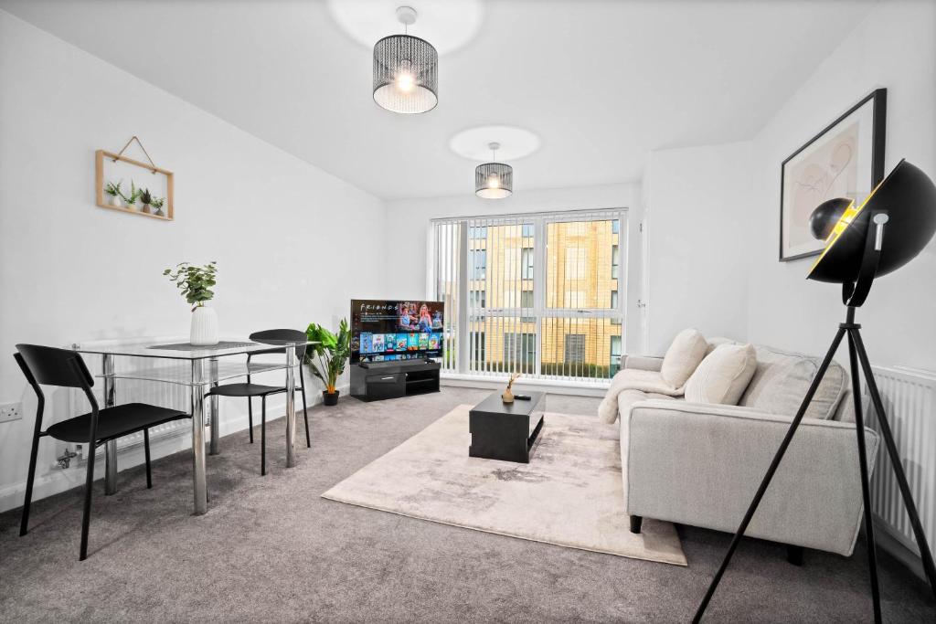 Central Apartment - Gated Access - Secure Parking 16SL, Birmingham