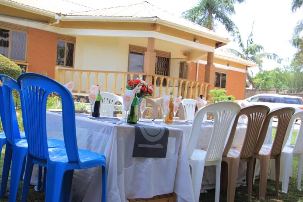 Stairways inn, Kampala