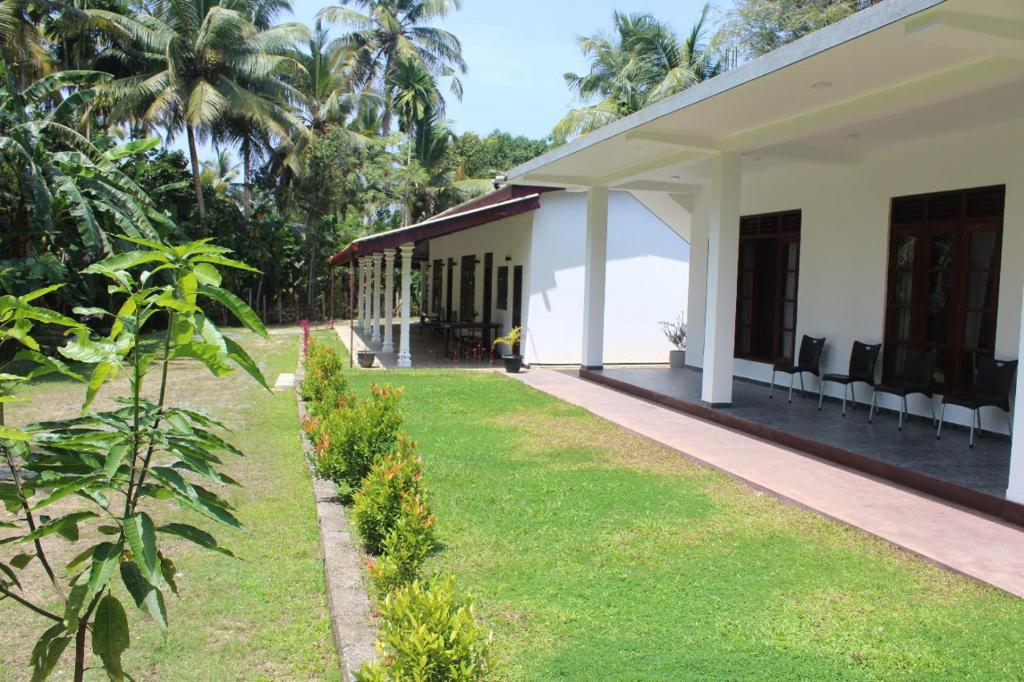 Cinnamon Edge, Mihiripenne