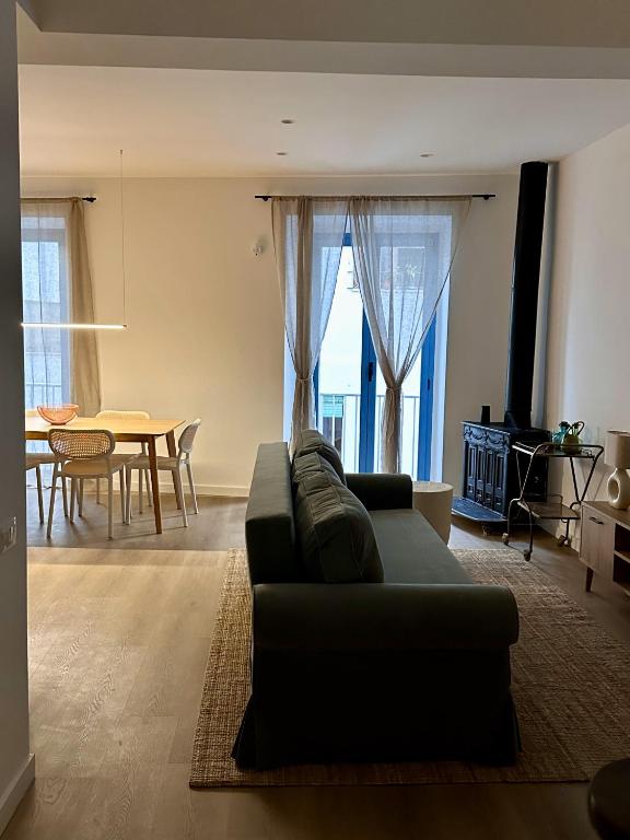 Apartamento centenario renovado con corazón - 2