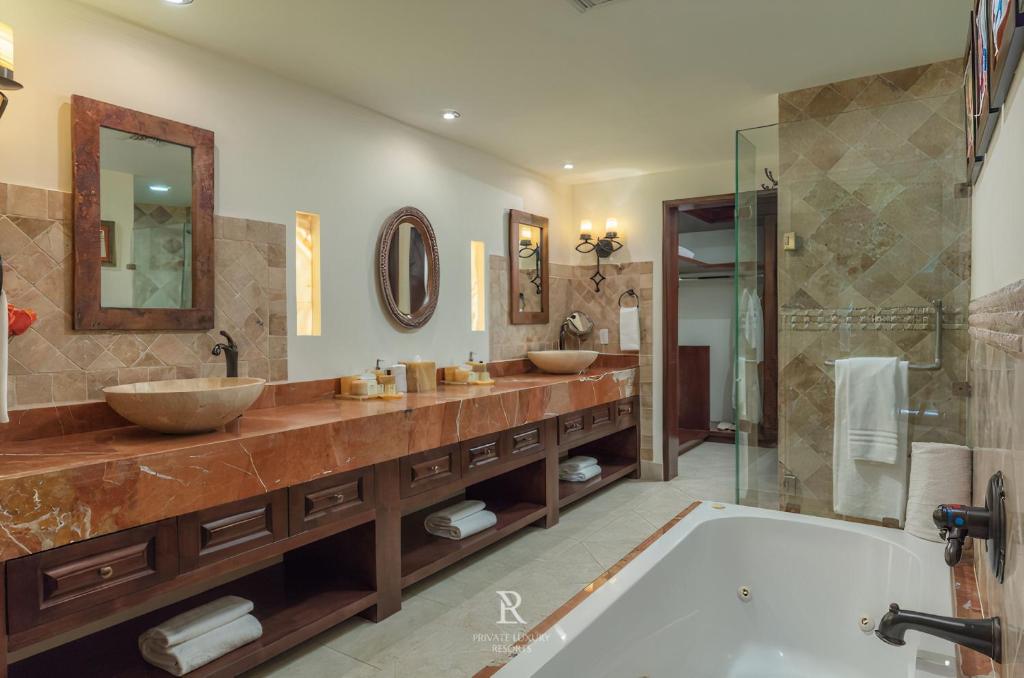 Three Bedroom Villa- Hacienda Encantada Residences - 5