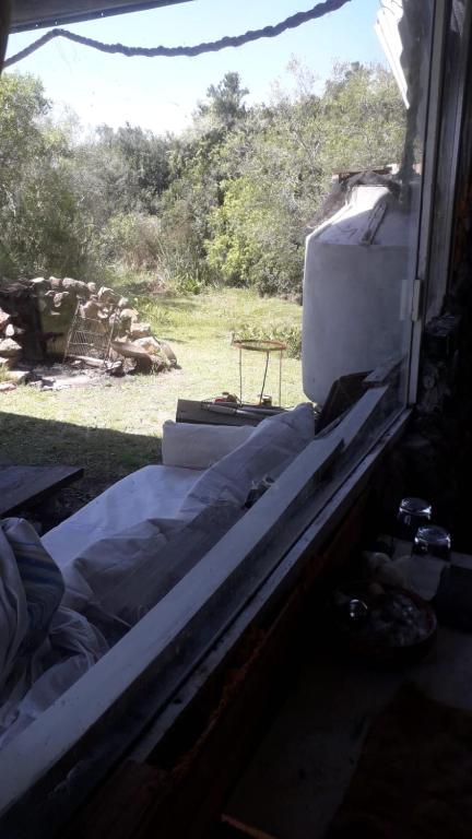 cabaña sin luz en campo - 2