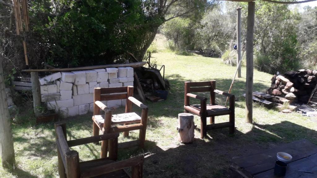 cabaña sin luz en campo - 5