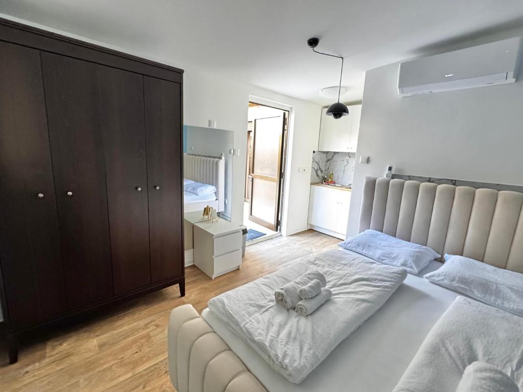 Moder Studio Nr15, Lemesos