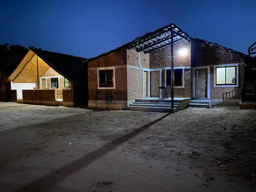PRIDE LANDS SAFARI LODGE, hotel in Mikumi
