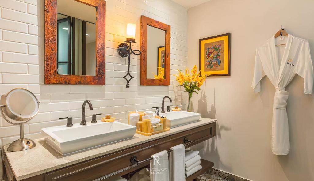 Four Bedroom - Vista Encantada - 5