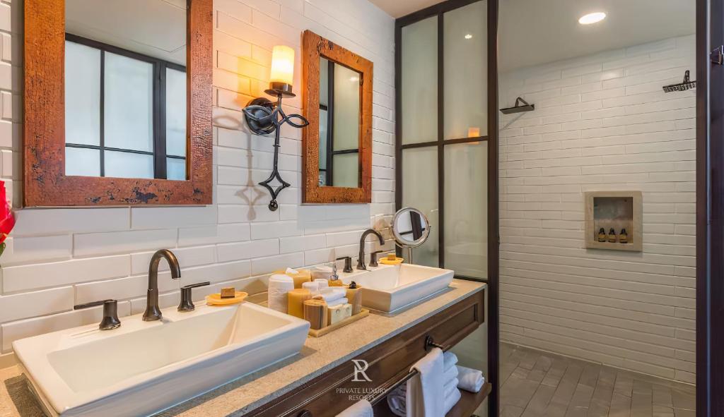 Three Bedroom - Vista Encantada - 2