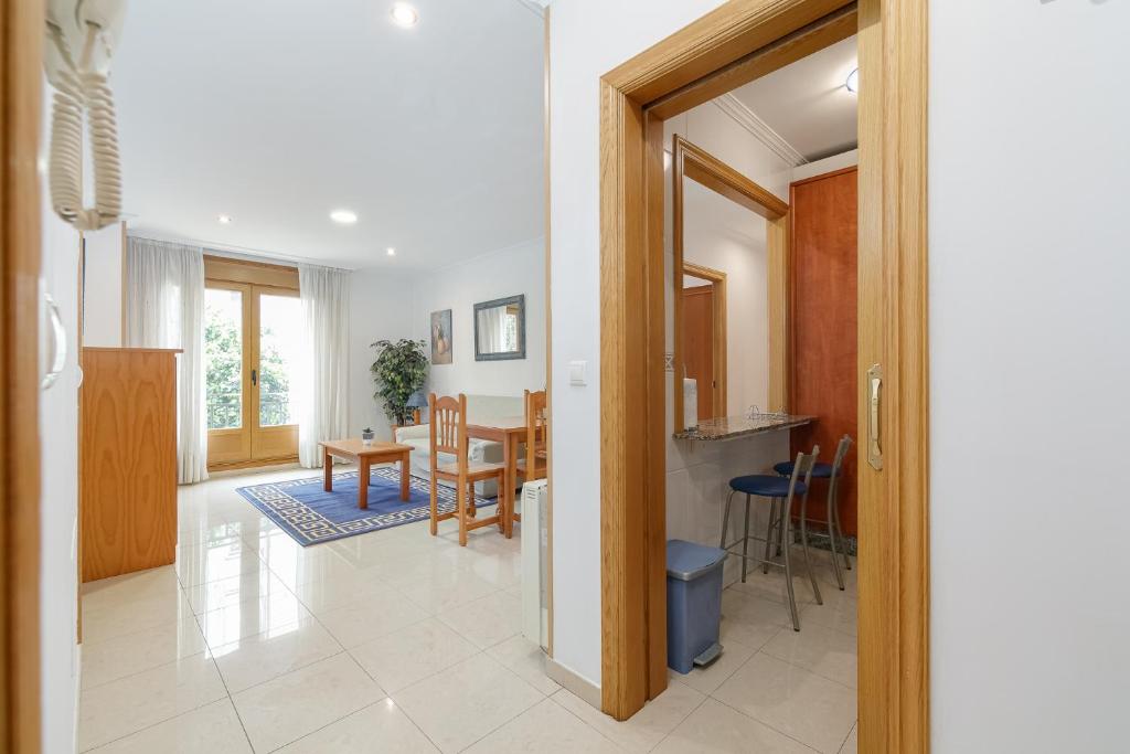 Confort céntrico en Vilagarcía by CABANA Rentals - 2
