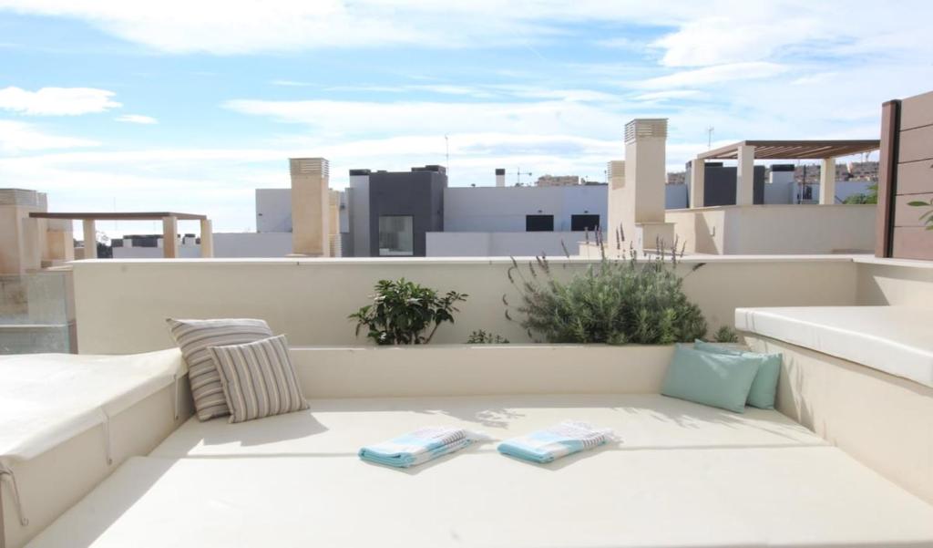 Stylish apartment with private plunge pool - 4