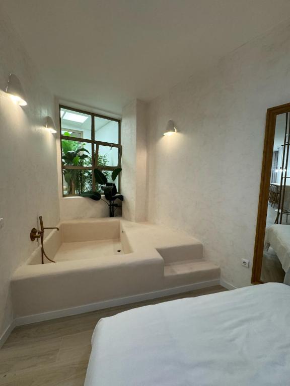 Anelsa Suites Serranos 3 - 5