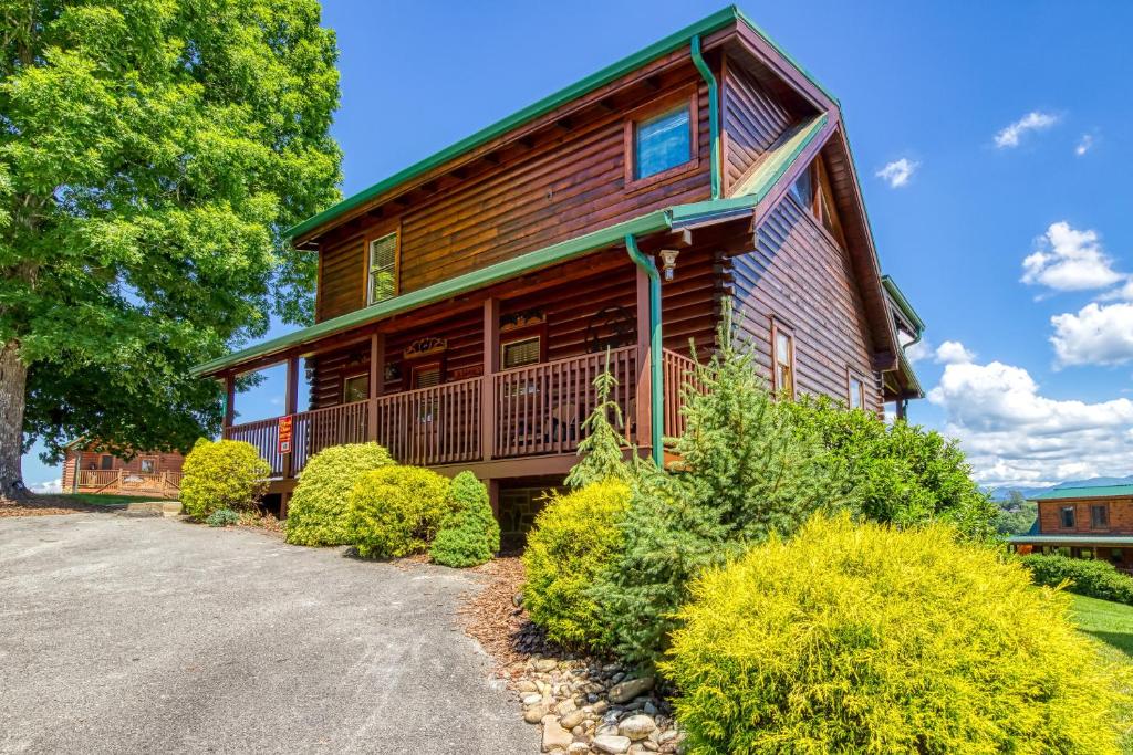 A Stone's Throw, Pigeon Forge