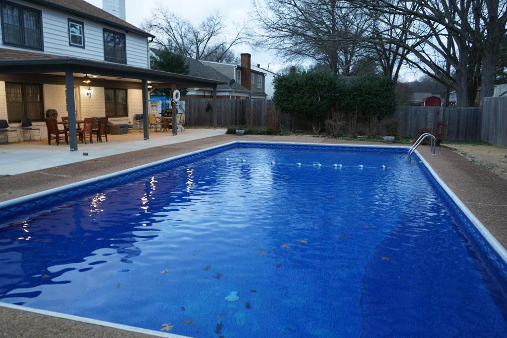 Stylish 4BR Prime Location Close to All!, Memphis