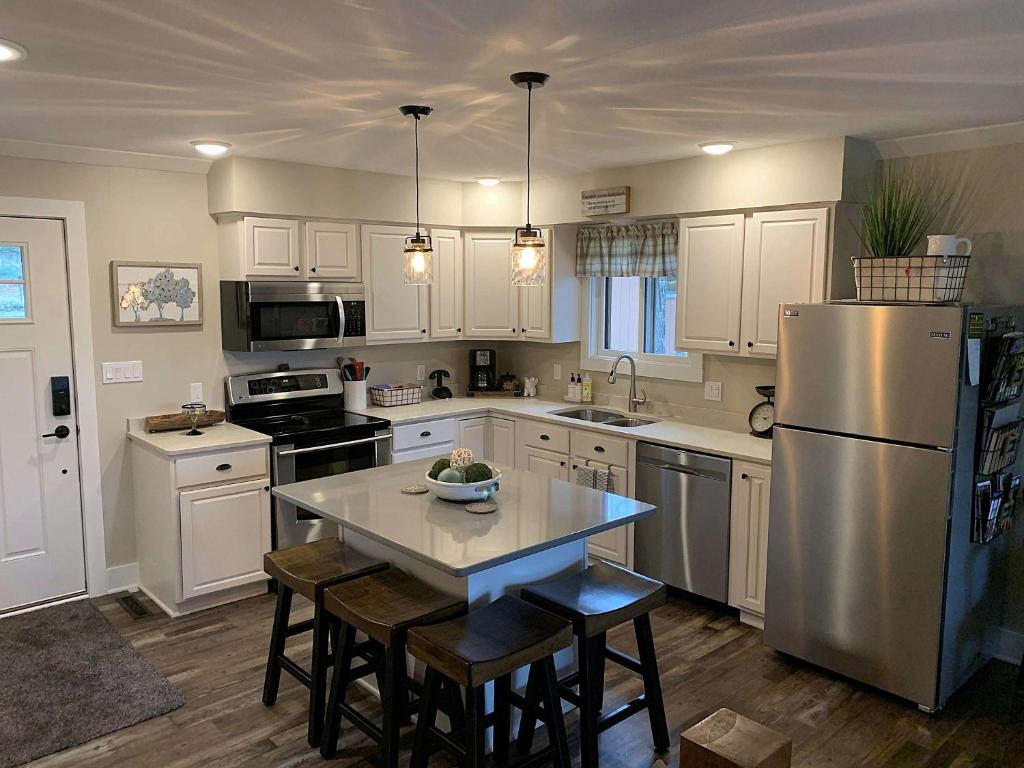 Iggy & Al's Treehouse - Alice Lake, Hazelhurst