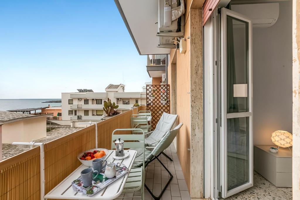 Casa Pepitas apt sea front Monopoli - Happy Rentals - 1