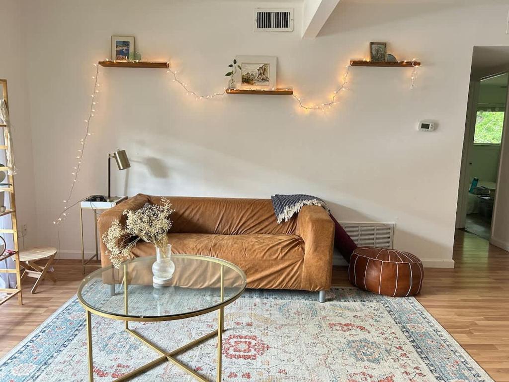 Private room in Shared CoLiving Space, Austin