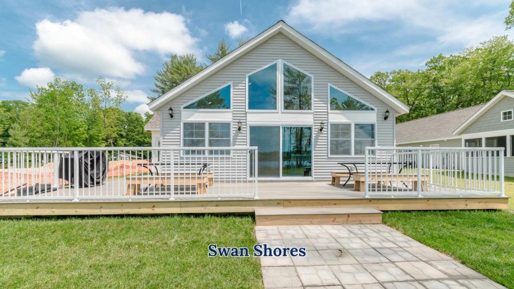 Expansive Lakefront Home with Private Dock, Grand Junction