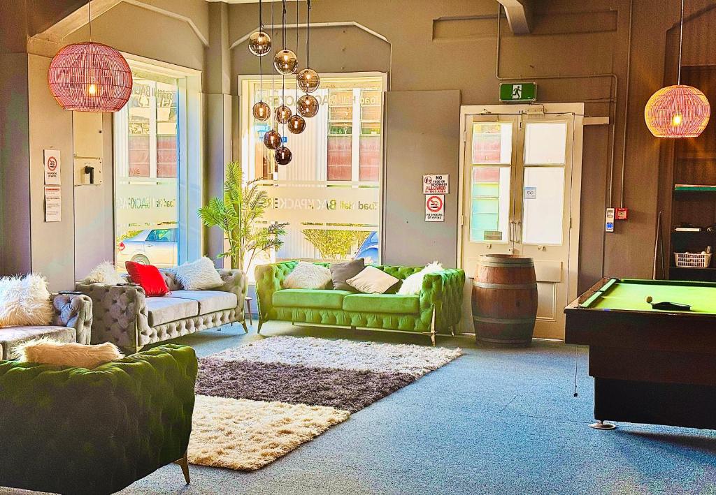 Crashpalace Napier, Napier