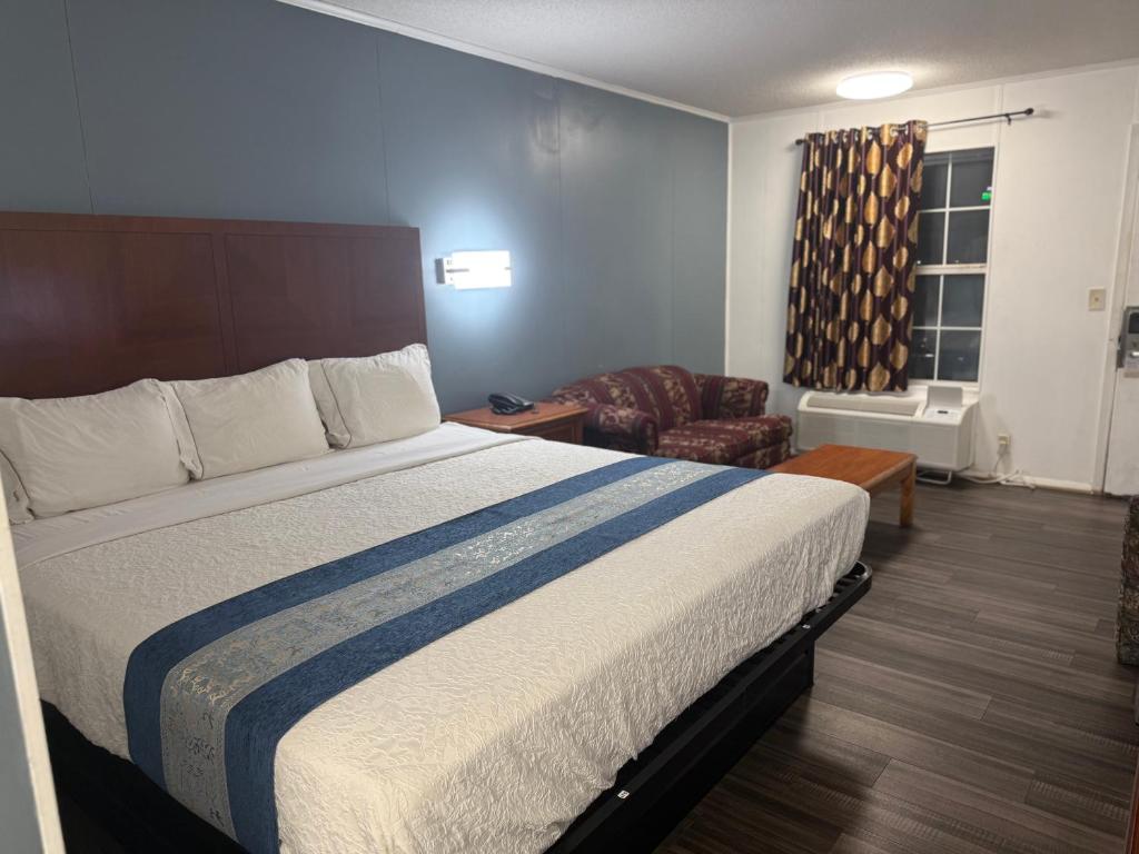 Smith Motel, Calhoun