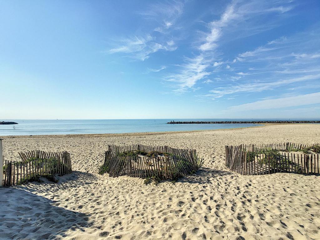 Appartement T4 en bord de plage avec terrasse et parking à Carnon - 3