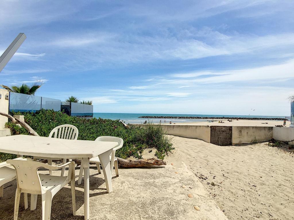 Appartement T4 en bord de plage avec terrasse et parking à Carnon - 4