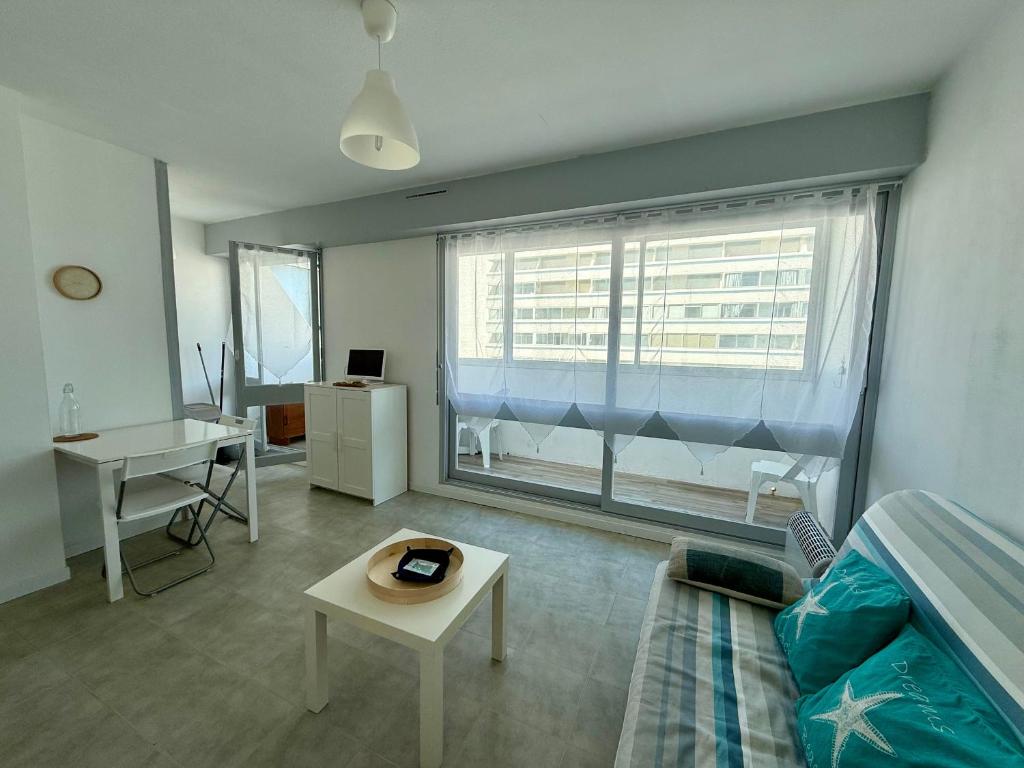 Studio avec Balcon et Parking à 2 Pas de la Plage - FR-1-652-56 - 3