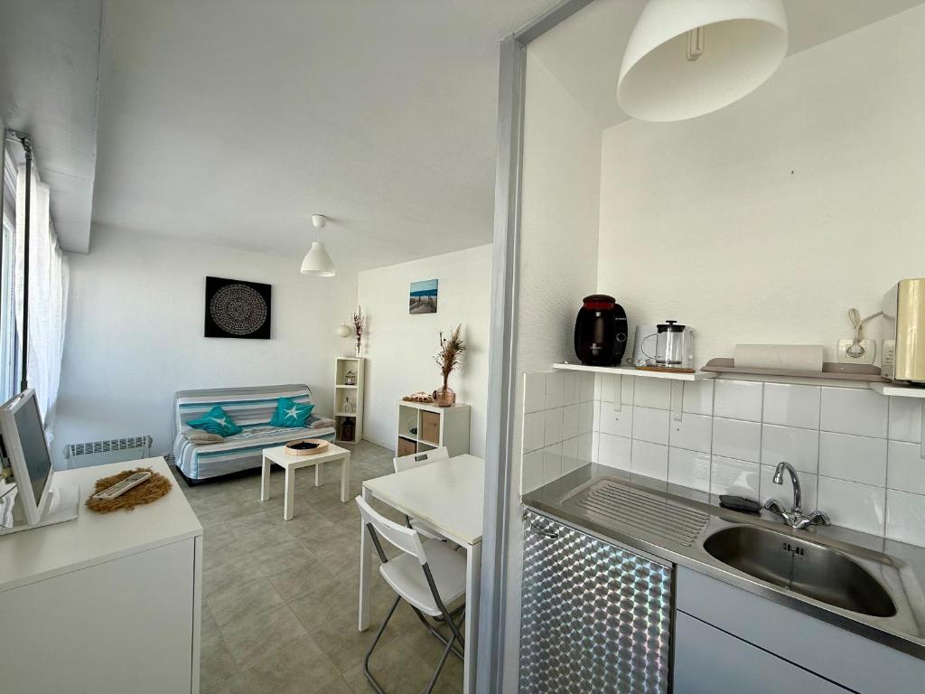 Studio avec Balcon et Parking à 2 Pas de la Plage - FR-1-652-56 - 4