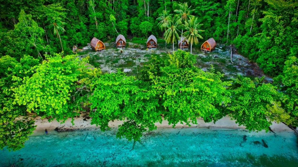 Tanjung Kalemo Resort, Batudaka