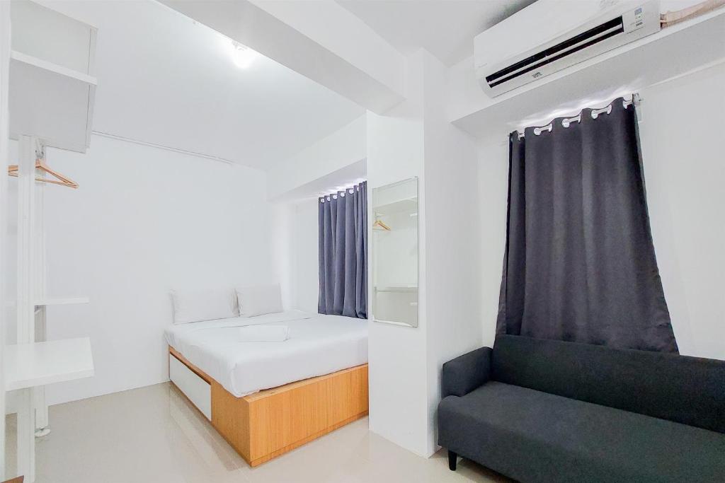 Luxury Studio at 19th Floor Apartment Urbantown Serpong By Travelio, Tangerang