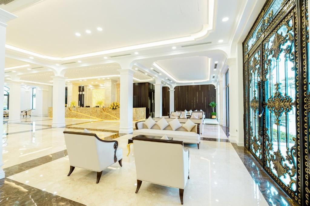 ADAMO HOTEL HUNG YEN