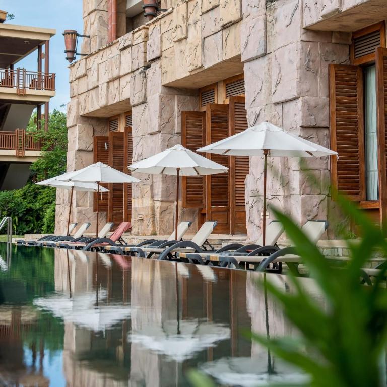 スイミングプール