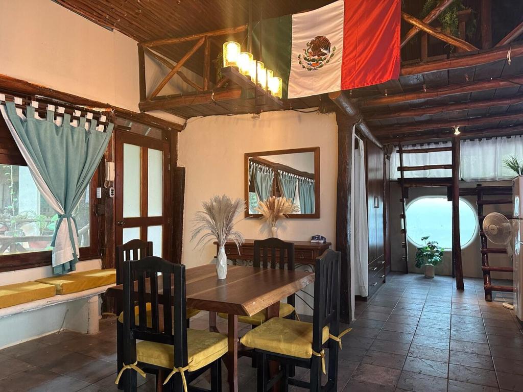 Treehouse Loft in Prime Location, Playa del Carmen