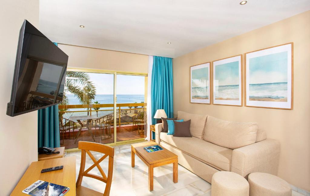 Sunset Beach Club Hotel Apartments — Hotel rooms in Benalmadena, Andalusia