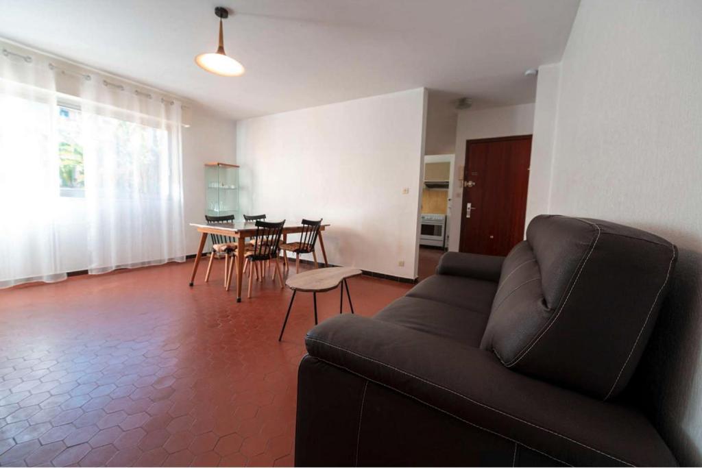 T2- Piscine- Plages- Commerces, Le Lavandou