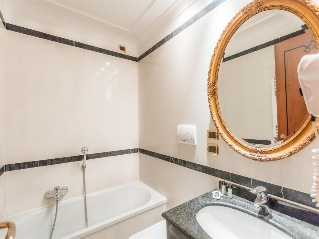 Raeli Hotel Regio photo