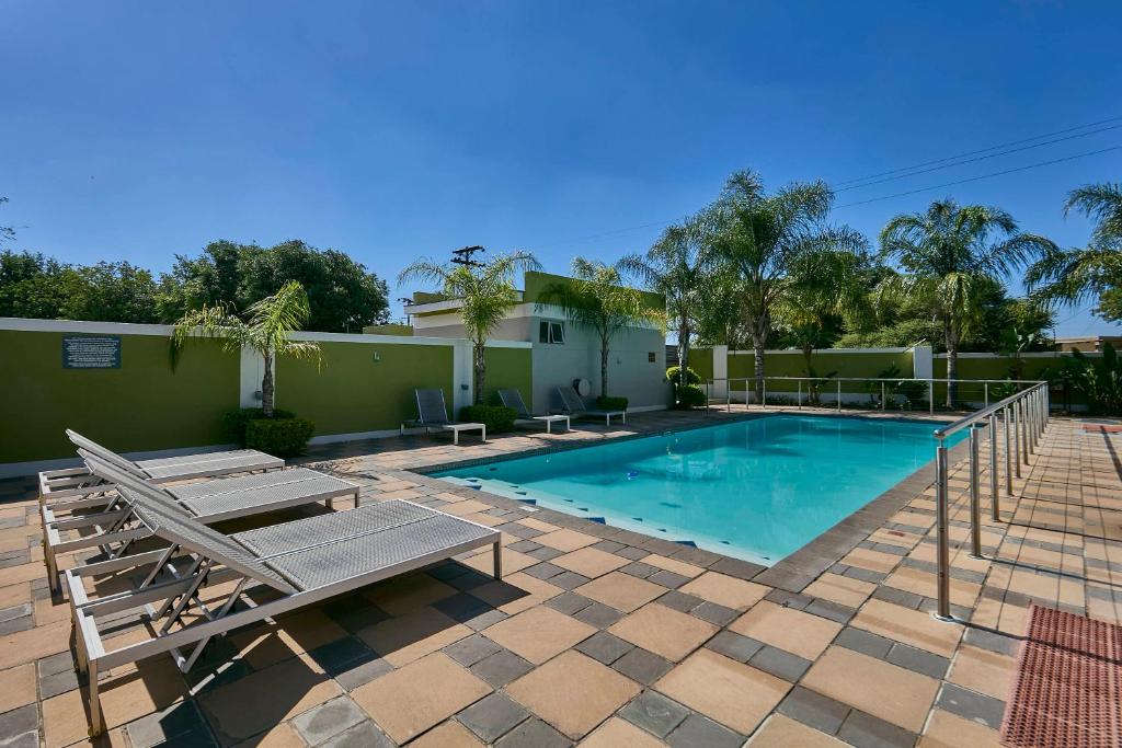 スイミングプール