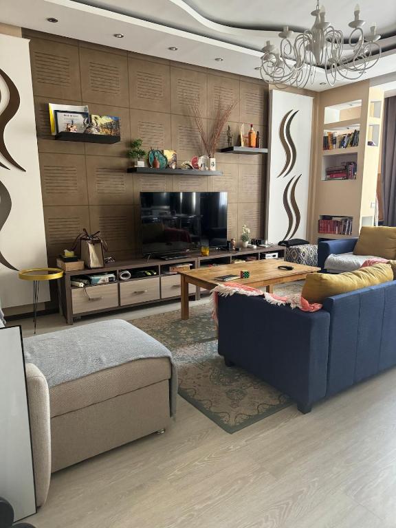 Cozy 3BR Apt Central Location, Almaty