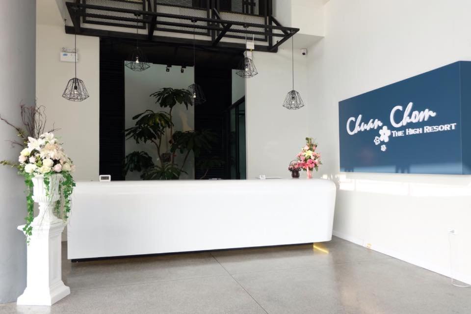 Front desk [24-hour]
