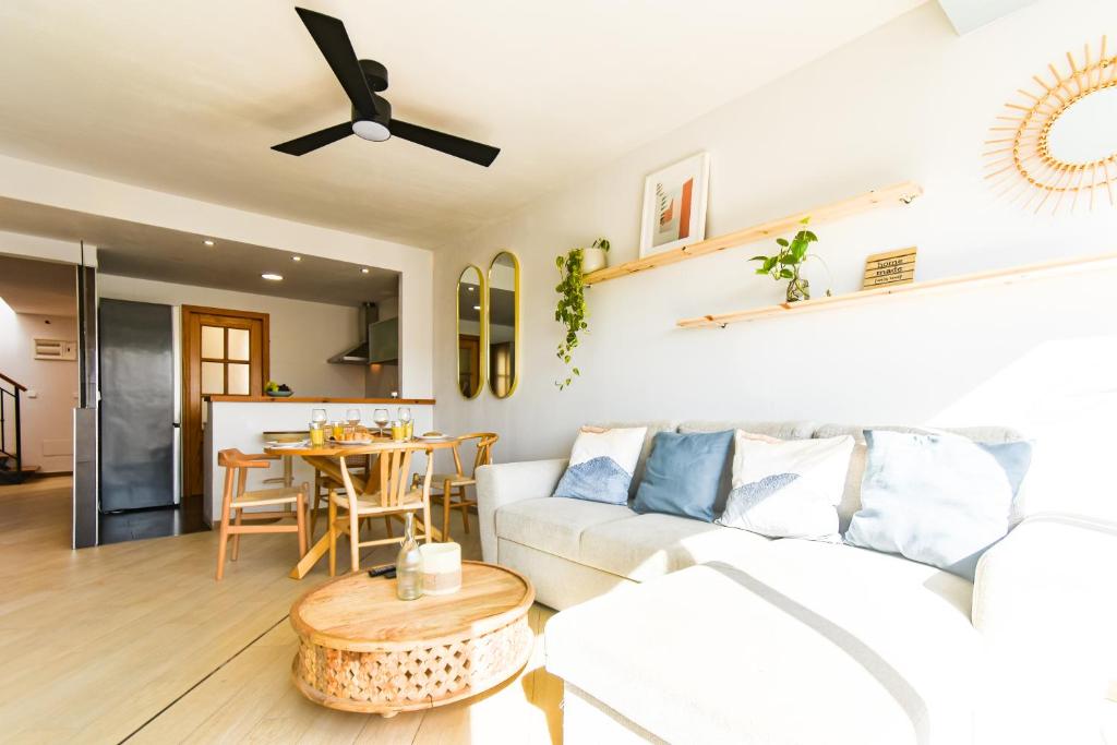 Apartamento con Terraza, Piscina y Parking By Aloha Palma - 2