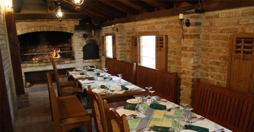 Restaurant, Kod Ribica in Krapje
