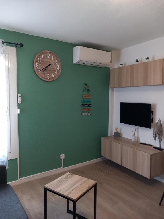 Studio climatisé avec une place de parking et classé 2 étoiles à la Faviére - 1