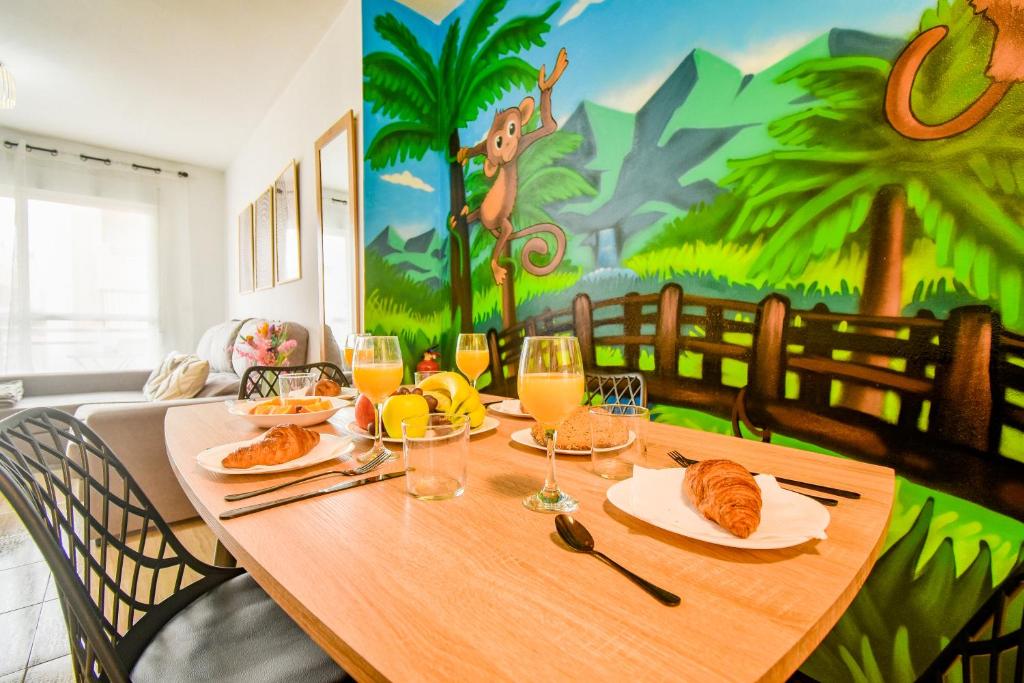 Monkey House, recién reformado - By Aloha Palma, Águilas