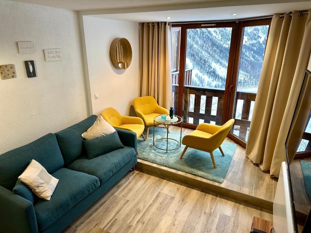4 Seasons for 8 persons with Sauna and Local Ski - 4
